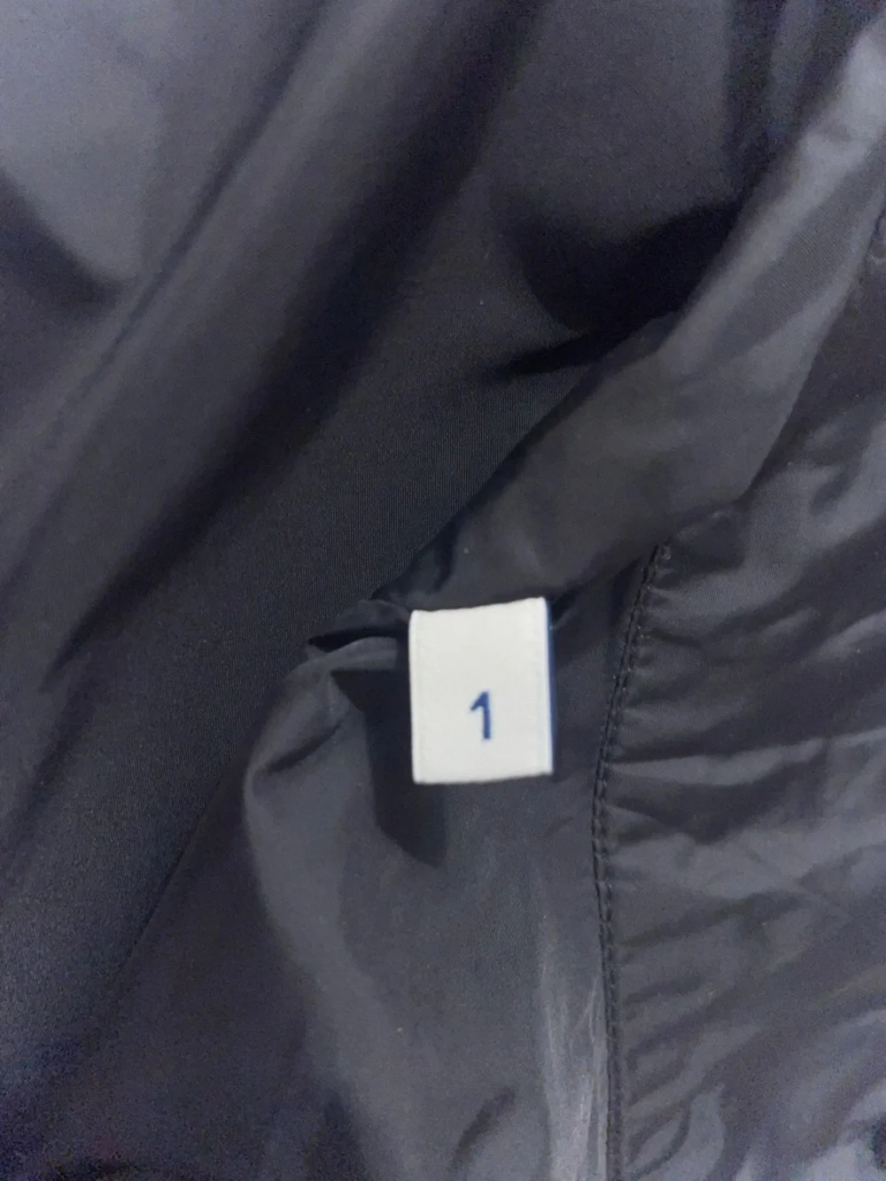 Moncler Black Men's Windbreaker Jacket with Red Trim - Picture 7 of 14